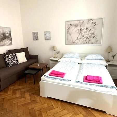 Side Street Apartments Prag Exterior foto